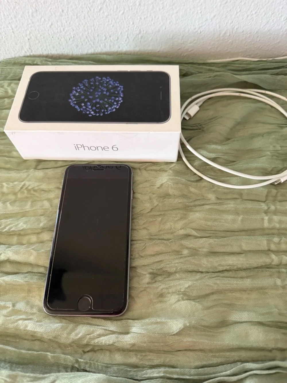Apple iPhone 6 Gray - Won’t Turn On